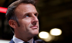 Le président français Emmanuel Macron visite le Salon de l'Automobile