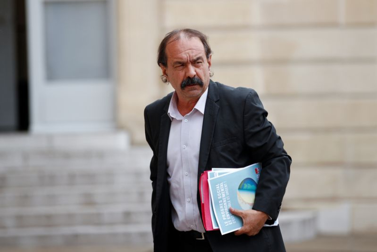 FRANCE: MARTINEZ (CGT) MET EN GARDE CONTRE UN PASSAGE EN FORCE SUR LES RETRAITES