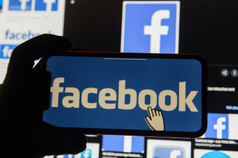 LE CORONAVIRUS PÈSE SUR LES RECETTES PUBLICITAIRES DE FACEBOOK