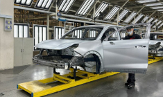 Une chaîne de montage dans une usine Geely