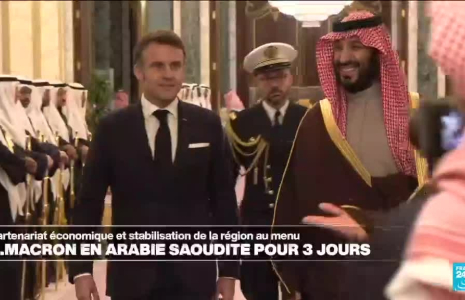 Soutien au Liban : Emmanuel Macron "souhaiterait avoir un rôle de l'Arabie Saoudite plus proactif"