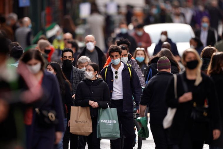 FRANCE: L'ÉCONOMIE EN BONNE VOIE POUR REBONDIR AU PREMIER SEMESTRE, SELON L'INSEE
