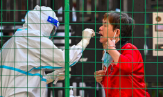 À nouveau menacée de reconfinements partiels, Shanghai subit toujours les affres de l'épidémie, mais surtout de la politique «zéro Covid» voulue par les autorités chinoises, source de blocages économiques forts. (© AFP)