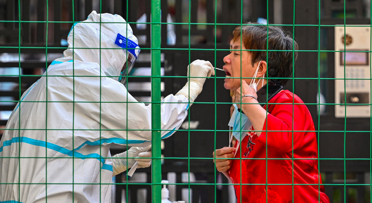 À nouveau menacée de reconfinements partiels, Shanghai subit toujours les affres de l'épidémie, mais surtout de la politique «zéro Covid» voulue par les autorités chinoises, source de blocages économiques forts. (© AFP)