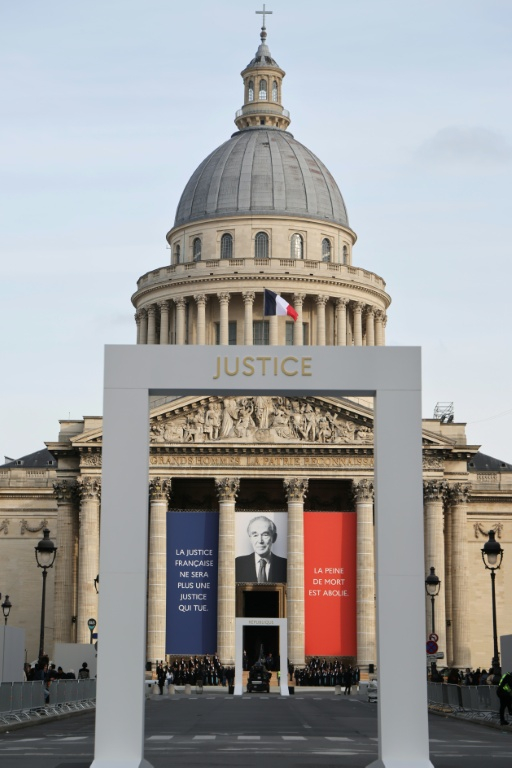 Une répétition a lieu à la veille de la cérémonie d'intronisation de l'ancien avocat et ministre français de la Justice Robert Badinter, qui sera inhumé au Panthéon, à Paris, le 8 octobre 2025 ( AFP / Ludovic MARIN )