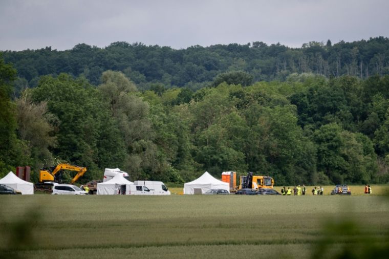 Les fouilles en cours à Rouvray, dans l'Yonne, à la recherche des corps des victimes d'Emile Louis, le 18 mai 2026 ( AFP / ARNAUD FINISTRE )