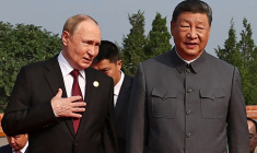 Vladimir Poutine et Xi Jinping à Pékin, en Chine, le 3 septembre 2025. ( POOL / ALEXANDER KAZAKOV )