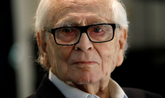 LE COUTURIER FRANÇAIS PIERRE CARDIN EST MORT À L'ÂGE DE 98 ANS