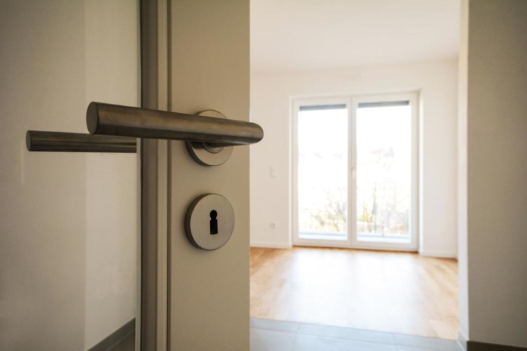 PIXEL to the PEOPLE/Shutterstock / PIXEL to the PEOPLE