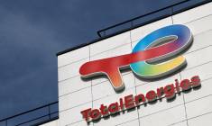 Logo de la compagnie pétrolière et gazière française TotalEnergies à Rueil-Malmaison