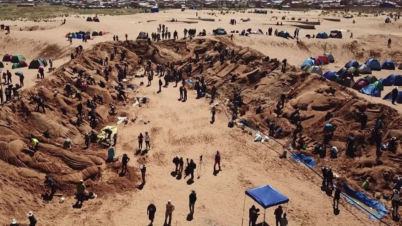 Bolivie: des sculptures de sable pour célébrer Pâques