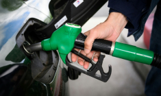 Carburant: le gouvernement appelle les distributeurs à baisser les prix ( AFP / Loic VENANCE )