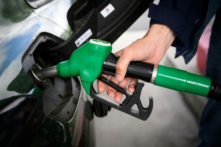 Carburant: le gouvernement appelle les distributeurs à baisser les prix ( AFP / Loic VENANCE )