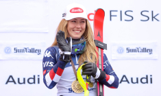 La skieuse Mikaela Shiffrin se lance dans le foot