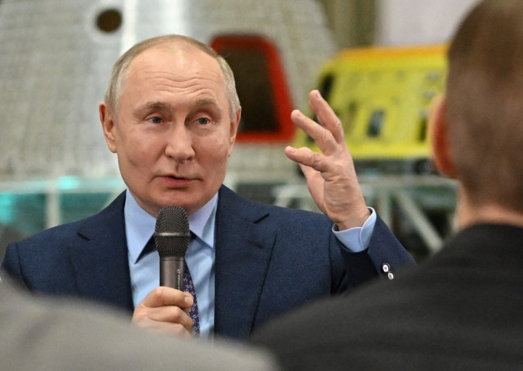 Vadimir Poutine à Koryolov, en Russie, le 26 octobre 2023. ( POOL / GRIGORY SYSOYEV )