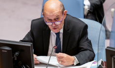 LA SORTIE DE CRISE ENTRE FRANCE ET ETATS-UNIS "PRENDRA DU TEMPS", SELON LE DRIAN