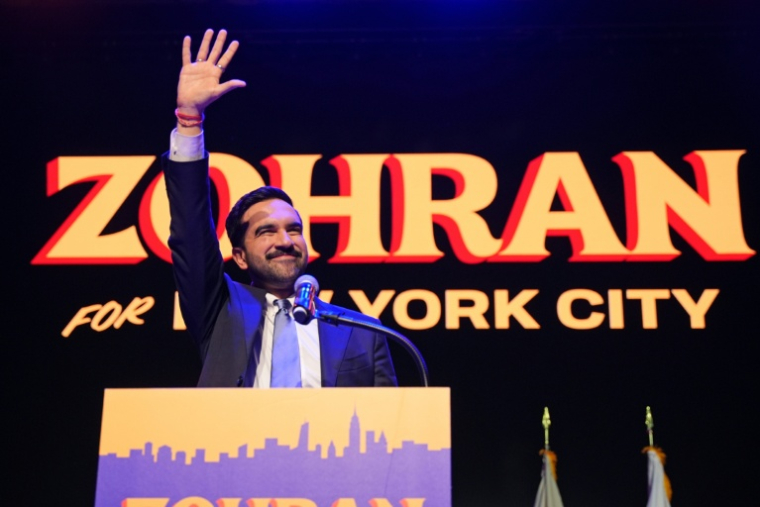 Zohran Mamdani, candidat à la mairie de New York, lors d'une soirée électorale dans le quartier de Brooklyn, le 4 novembre 2025 à New York ( AFP / Angelina Katsanis )