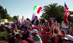 Les Iraniens de Los Angeles célèbrent la mort présumée de Khamenei