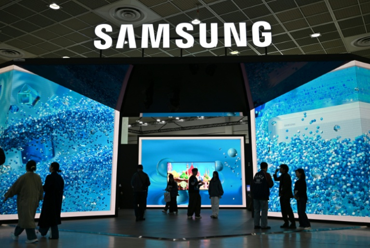 Le stand de Samsung Electronics lors d'un salon au centre de congrès et d'exposition COEX de Séoul, le 22 octobre 2025 ( AFP / Jung Yeon-je )