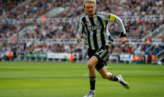 Comment Newcastle a adapté son jeu à Nick Woltemade ?