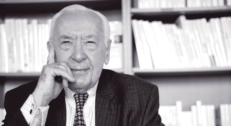 Jacques de Larosière,  ancien dirigeant du FMI et de la Banque de France.