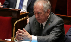 Le Premier ministre François Bayrou assiste à une séance de questions au gouvernement à l'Assemblée nationale, à Paris, le 25 juin 2025 ( AFP / Thomas SAMSON )