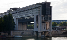 La coopération entre les pays permet de lutter contre la fraude fiscale - iStock-Gwengoat