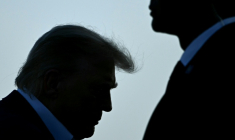 Donald Trump embarque sur Air Force One, le 24 juin 2025, sur la base Andrews (Maryland), pour se rendre au sommet de l'Otan à La Haye. ( AFP / Brendan SMIALOWSKI )