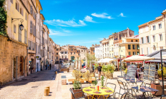 Prenez un bain de lumière et de couleurs dans la ville chère à Cézanne crédit photo : Shutterstock