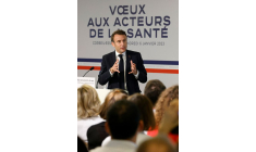 Le président français Emmanuel Macron adresse ses vœux de nouvel an au personnel de santé