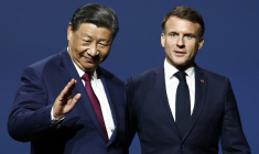 Xi Jinping et Emmanuel Macron, le 6 mai 2024, à Paris ( POOL / MOHAMMED BADRA )