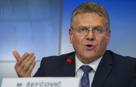 Maros Sefcovic, à Luxembourg, le 7 avril 2025 ( AFP / JEAN-CHRISTOPHE VERHAEGEN )