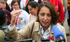 Sophie Binet, secrétaire générale de la CGT, ici lors d'une manifestation des travailleurs du secteur de la santé à Paris le 9 octobre 2025  ( AFP / Dimitar DILKOFF )