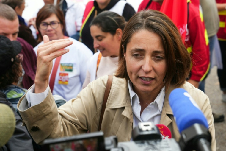 Sophie Binet, secrétaire générale de la CGT, ici lors d'une manifestation des travailleurs du secteur de la santé à Paris le 9 octobre 2025 ( AFP / Dimitar DILKOFF )