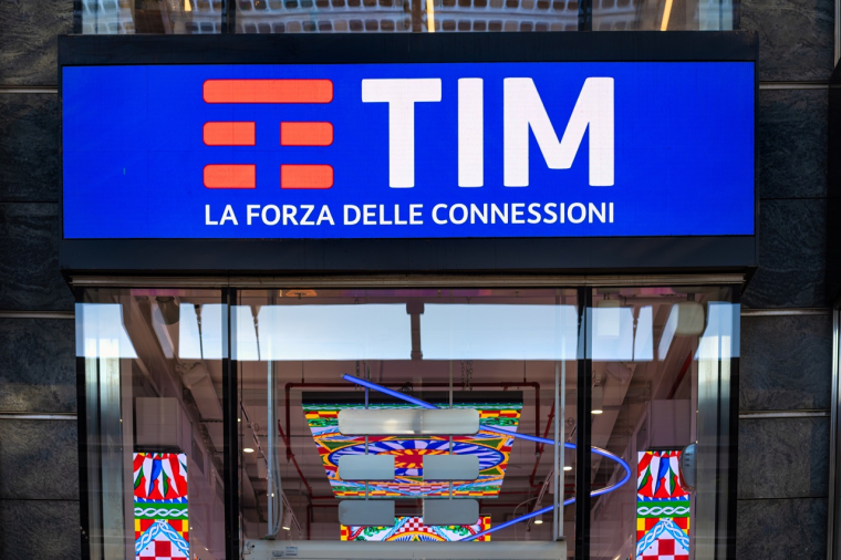 Une agence TIM (nom commercial de Telecom Italia) à Milan.  (crédit : Adobe Stock)