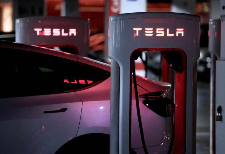 Un véhicule électrique Tesla