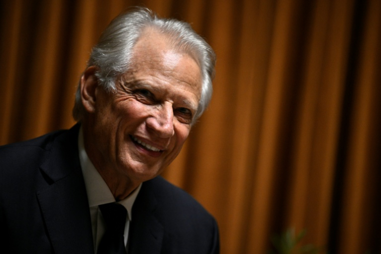 L'ancien Premier ministre Dominique de Villepin lors d'une conférence sur la politique nationale à la Sorbonne, le 27 mars 2026 à Paris ( AFP / JULIEN DE ROSA )
