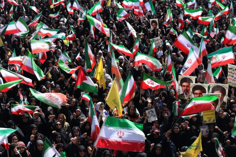 Des Iraniennes se rassemblent à Téhéran, le 17 avril 2026 à Téhéran, en hommage aux femmes tuées pendant la guerre ( AFP / - )