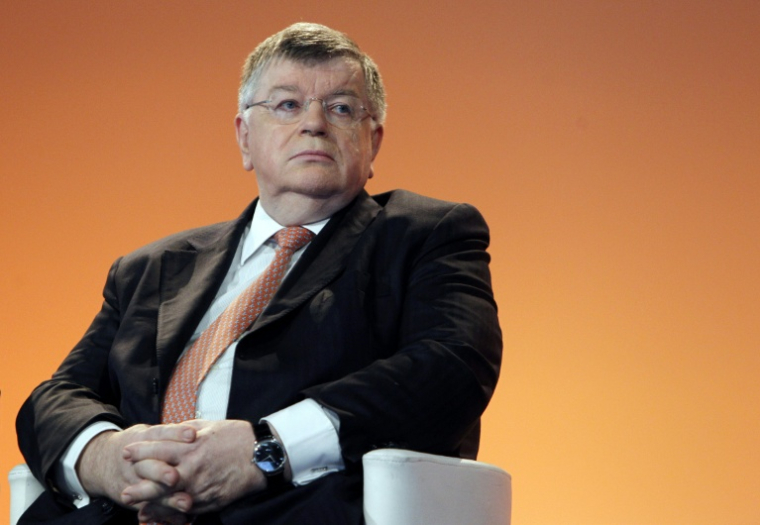 Photo prise le 25 février 2010 montrant l'ex-président de France Télécom, Didier Lombard, assistant à une présentation des résultats 2009 de France Télécom à Paris ( AFP / FRANCOIS GUILLOT )