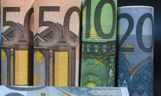 Dans un monde envahi par le digital, les espèces sont-elles en voie d'extinction ? Dopées par l’essor de nouveaux moyens de paiement, près des deux tiers des français utilisent leur téléphone pour gérer leur argent et leurs paiements au quotidien.