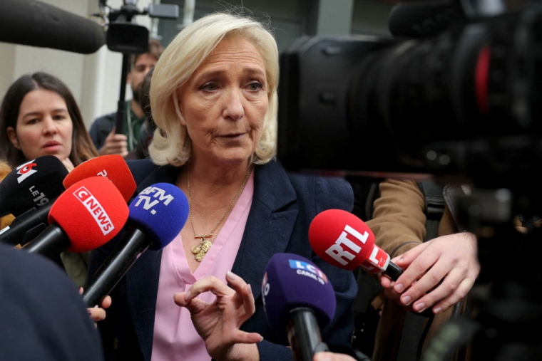 Marine Le Pen à Paris, le 6 octobre 2025. ( AFP / THOMAS SAMSON )