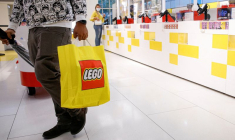 LEGO MET FIN À SON CONTRAT AVEC L'EXPLOITANT DE SES 81 MAGASINS EN RUSSIE