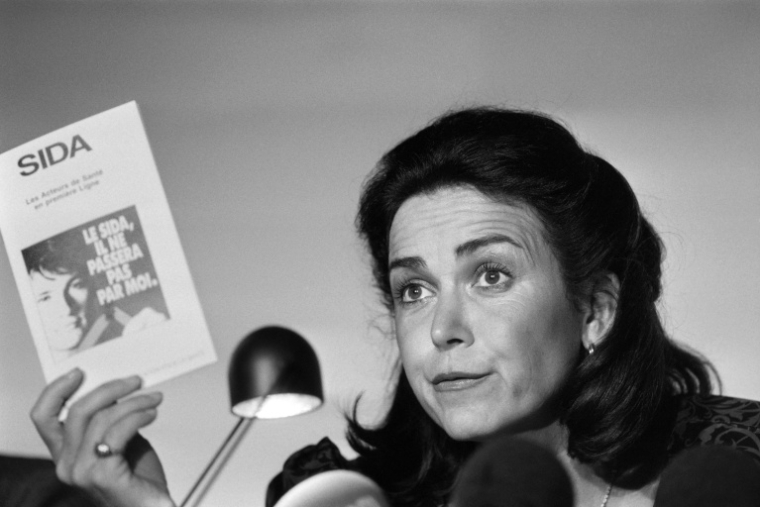 Michèle Barzach, alors ministre de la Santé, le 27 avril 1987 à Paris ( AFP / Joel ROBINE )