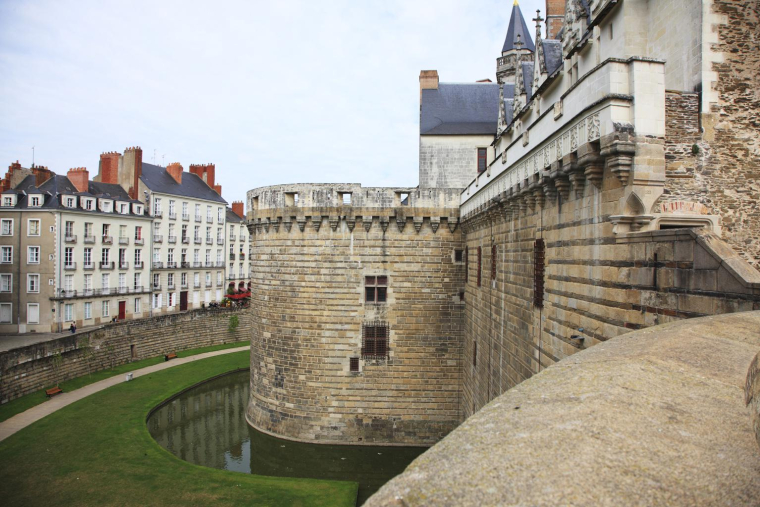 Simplification des procédures, publication des avis en ligne et création de commissions de conciliation: l’encadrement des avis des ABF évolue pour plus de transparence et une meilleure gestion des conflits. ( crédit photo : Getty Images )
