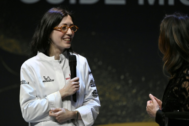 La cheffe italienne du restaurant "Ginko" à Lille, Valentina Giacobbe (G), à Metz le 31 mars 2025 ( AFP / Jean-Christophe VERHAEGEN )