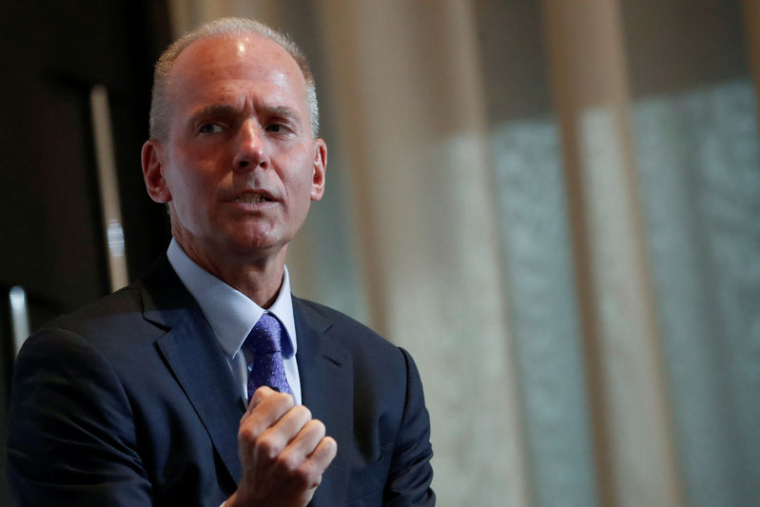 BOEING RETIRE À SON PDG LA FONCTION DE PRÉSIDENT