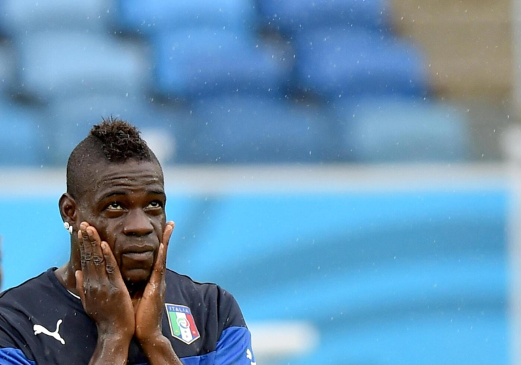Mario Balotelli dénonce des insultes racistes lors d’un match aux Émirats arabes unis