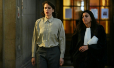 L'actrice Adèle Haenel (G) et son avocate Anouck Michelin au palais de justice de Paris le 19 décembre 2025 ( AFP / Dimitar DILKOFF )