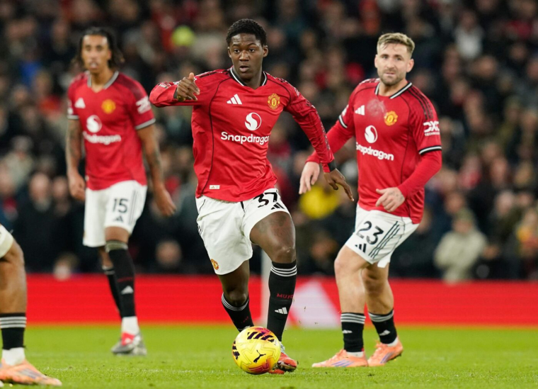 « Free Kobbie Mainoo » : le frère du joueur milite pour qu’il ait plus de temps de jeu