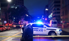 Devant le Musée juif de Washington (États-Unis) après la fusillade qui a fait deux morts le 21 mai 2025 ( AFP / Alex WROBLEWSKI )